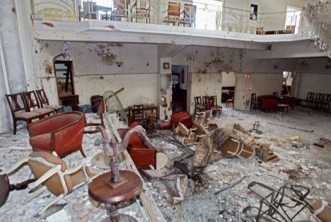 323102_un-des-lieux-vises-par-les-attentats-de-casablanca-du-16-mai-2003-au-maroc